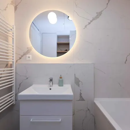 Metropolis- Brand New With Free Parking