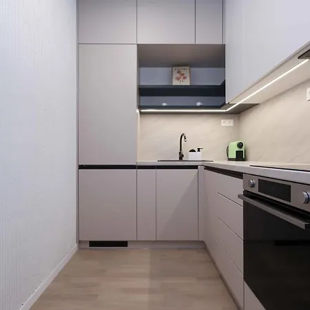 Metropolis- Brand New With Free Parking Apartment