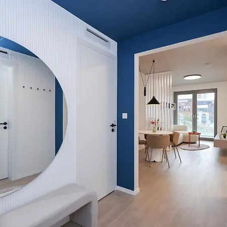 Metropolis- Brand New With Free Parking Apartamento *