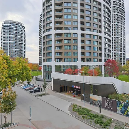 Апартаменти Metropolis- Brand New With Free Parking