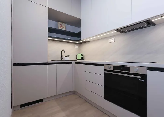 Metropolis- Brand New With Free Parking Apartmán *