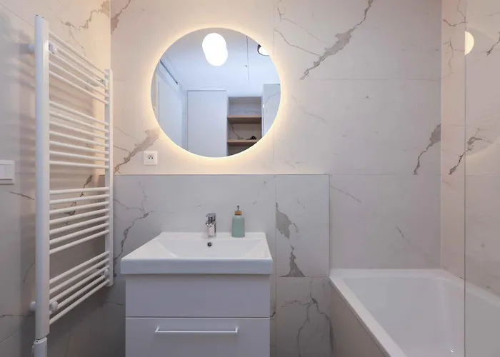 Metropolis- Brand New With Free Parking