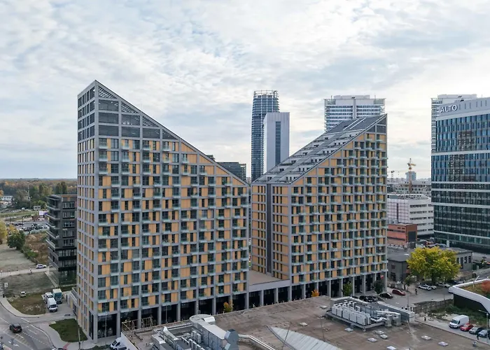 Metropolis- Brand New With Free Parking *